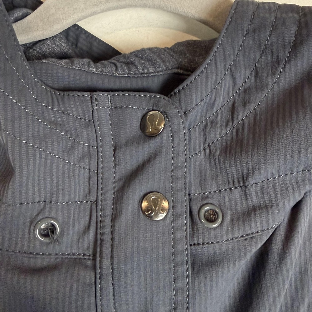 Lululemon Jacket Womens Small Blue Hooded Full Zip Windbreaker Long Ruffle Hem - Picture 5 of 15